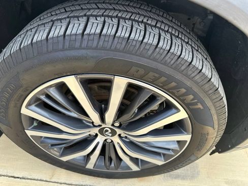 Used 2023 INFINITI QX60 Sensory w/ Vision Package AWD/4WD image 8