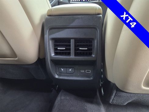 Used 2024 Cadillac XT4 Luxury w/ Cold Weather Package image 16