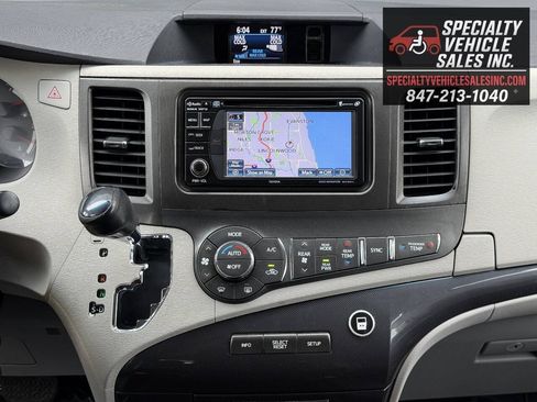 Used 2014 Toyota Sienna SE FWD image 37