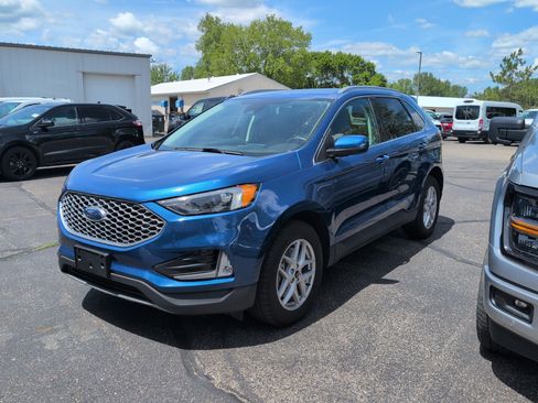 Used 2023 Ford Edge SEL w/ Convenience Package AWD/4WD image 2