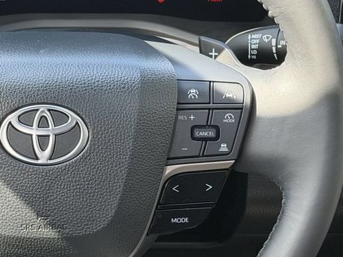 Used 2025 Toyota Camry XSE FWD image 13