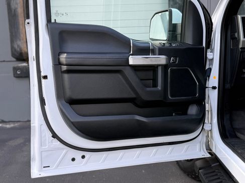 Used 2020 Ford F150 Lariat AWD/4WD image 9