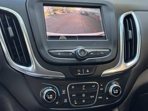 Used 2022 Chevrolet Equinox LT image 18