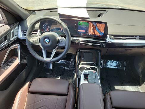 Used 2025 BMW X2 xDrive28i AWD/4WD image 12