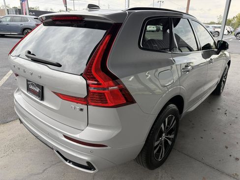 Used 2024 Volvo XC60 B5 Core image 4