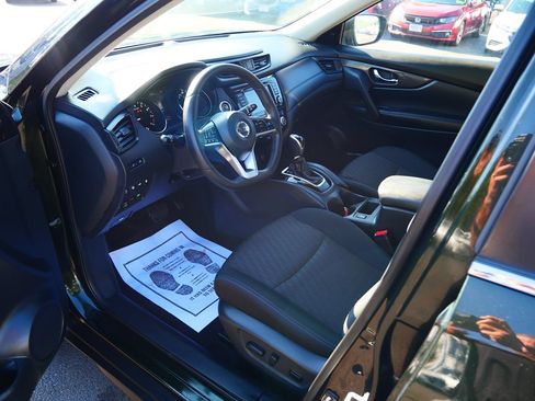 Used 2019 Nissan Rogue SV w/ Premium Package AWD/4WD image 9