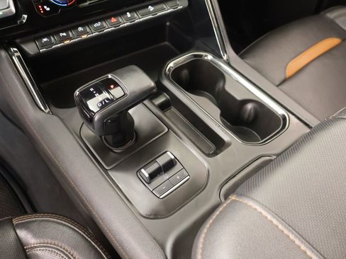 Used 2023 GMC Sierra 1500 AT4 w/ AT4 Premium Package AWD/4WD image 8
