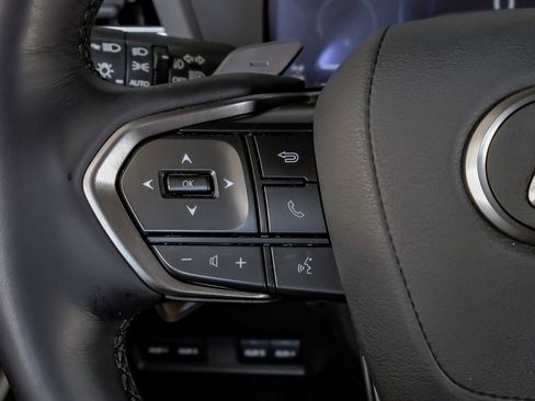 Used 2025 Lexus GX 550 image 16