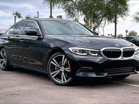 Used 2022 BMW 330i Sedan w/ Premium Package 2 RWD image 2