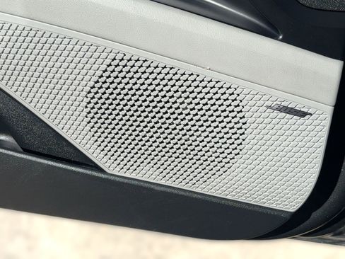 Used 2024 Hyundai Elantra Limited image 23