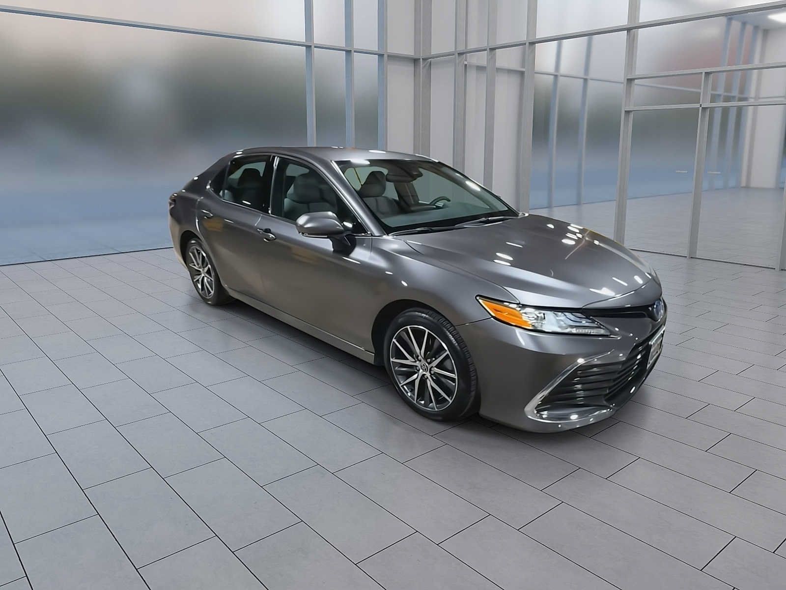 Used 2023 Toyota Camry XLE w/ Cold Weather Package FWD image 2