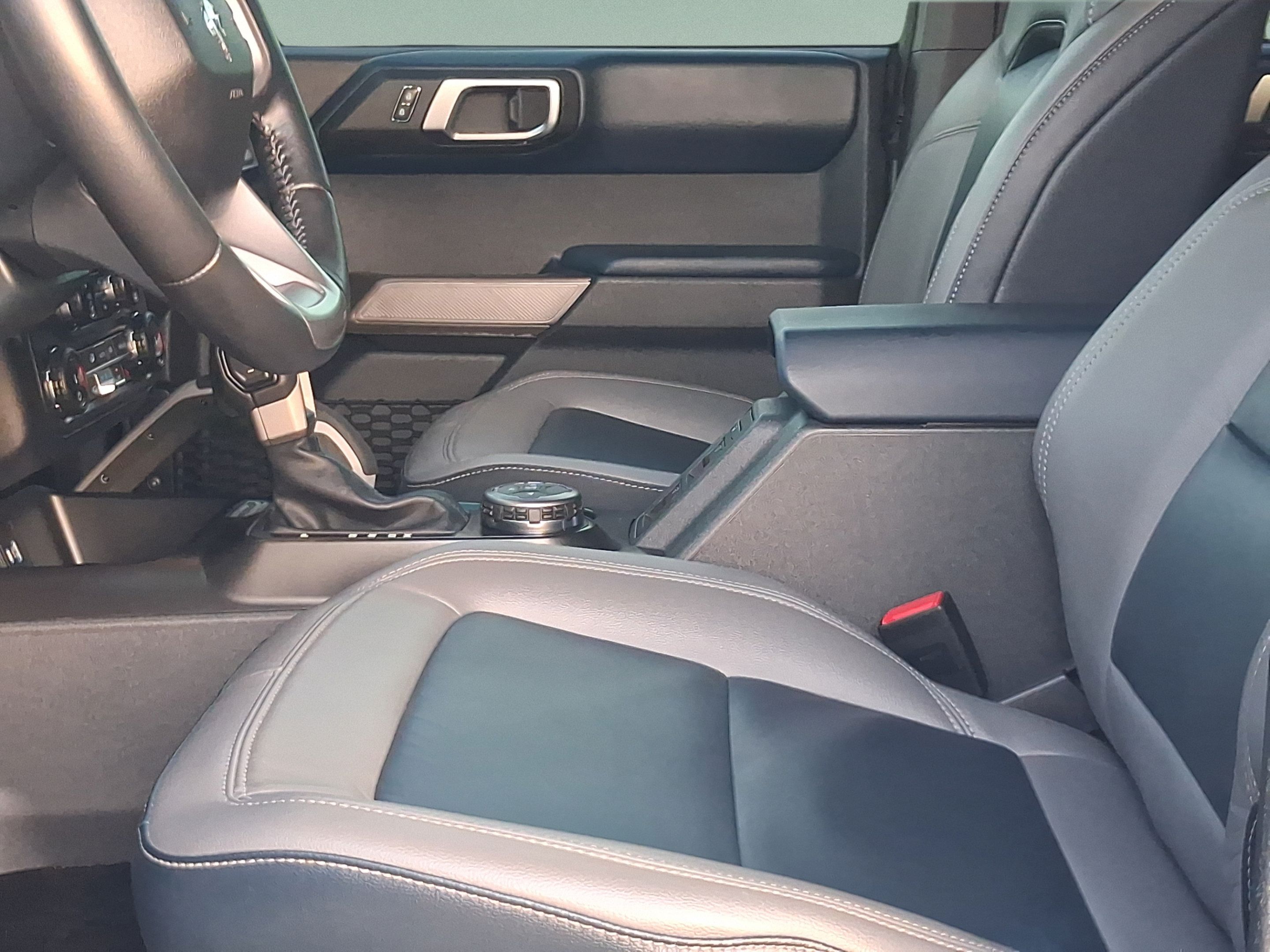 Used 2022 Ford Bronco Outer Banks AWD/4WD image 10