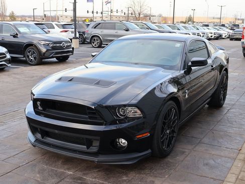 Used 2013 Ford Mustang Shelby GT500 image 4