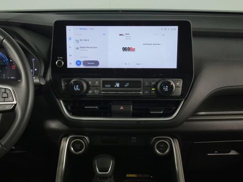 Used 2025 Toyota Grand Highlander FWD image 25