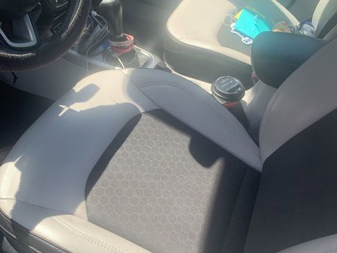 Used 2019 Jeep Compass Latitude FWD image 10
