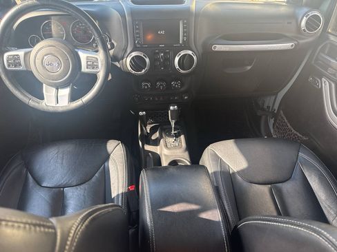 Used 2014 Jeep Wrangler Unlimited Rubicon AWD/4WD image 23