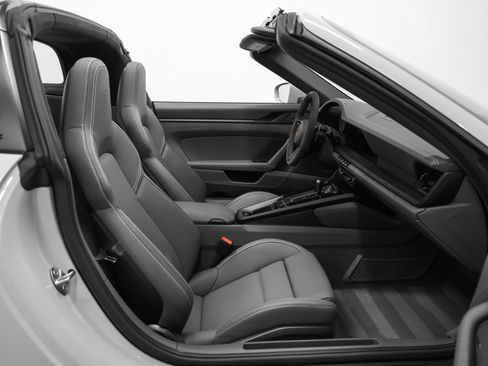 Used 2022 Porsche 911 Targa 4 GTS image 31