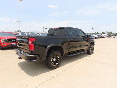 Used 2023 Chevrolet Silverado 1500 ZR2 w/ Technology Package AWD/4WD image 11