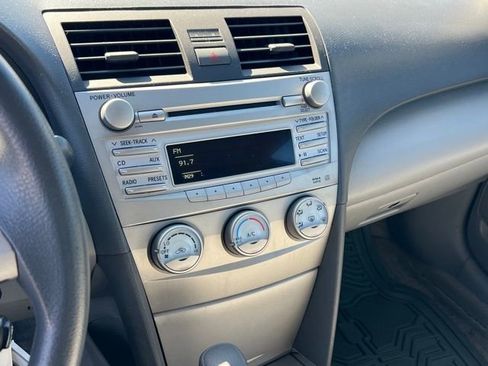 Used 2010 Toyota Camry image 22