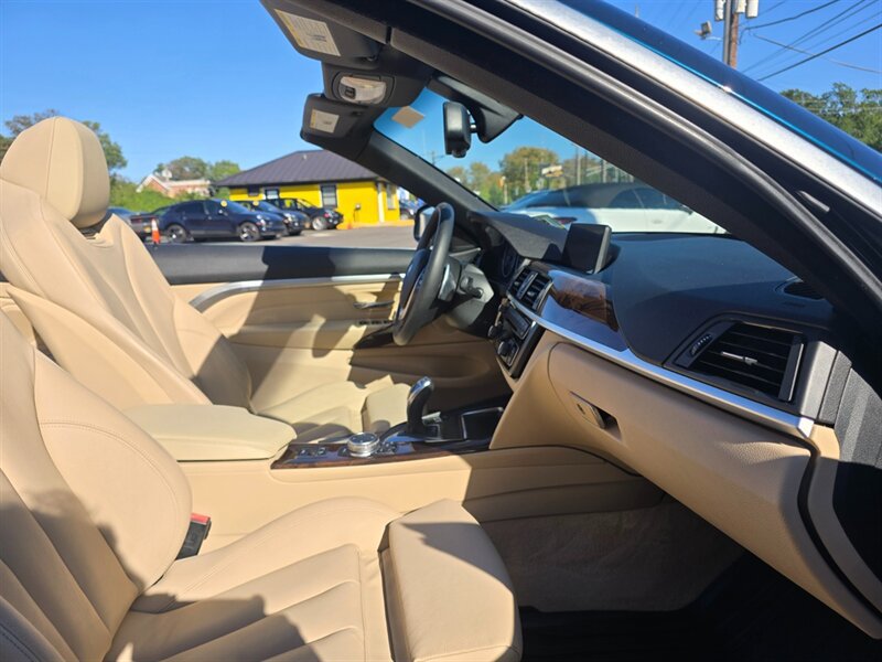 Used 2016 BMW 428i xDrive Convertible AWD/4WD image 18