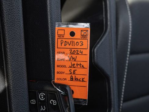 Used 2024 Volkswagen Jetta SE FWD image 21