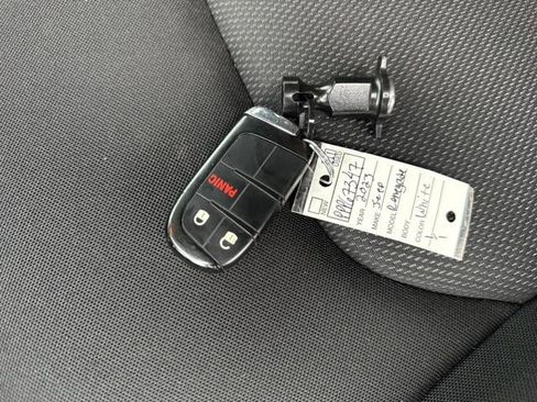 Used 2023 Jeep Renegade Latitude image 29