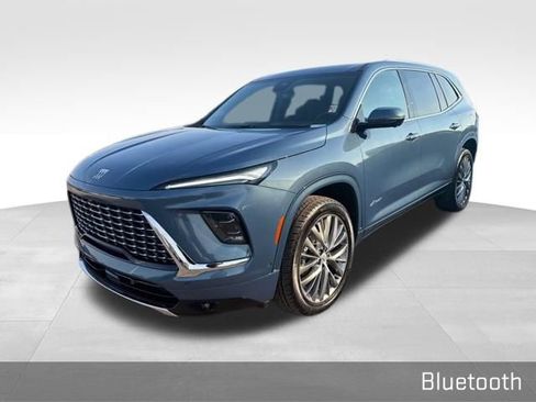 Used 2025 Buick Enclave Avenir w/ Super Cruise Package image 7