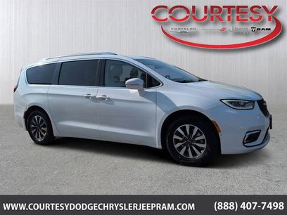 Certified 2021 Chrysler Pacifica Touring-L