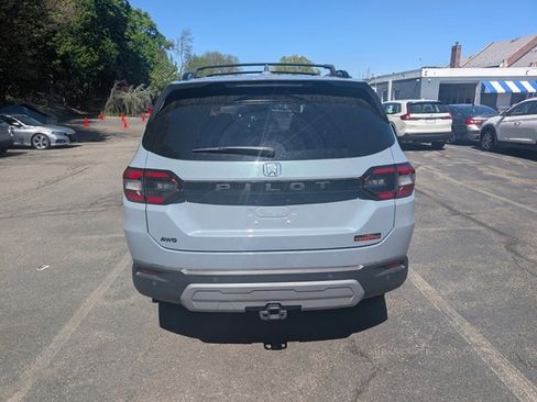 Used 2023 Honda Pilot TrailSport image 5