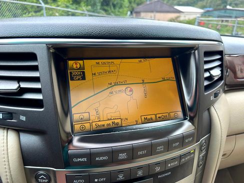 Used 2010 Lexus LX 570 4WD image 24