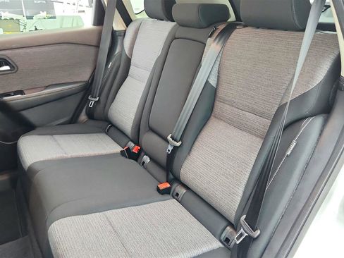 Used 2022 Nissan Rogue SV image 32