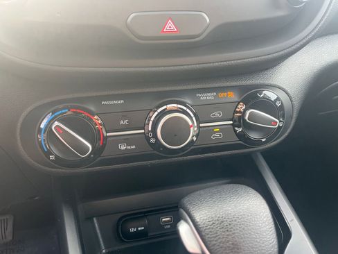 Used 2025 Kia Soul LX w/ LX Technology Package image 23