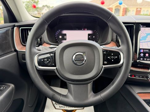 Used 2023 Volvo XC60 B5 Ultimate w/ Climate Package FWD image 21