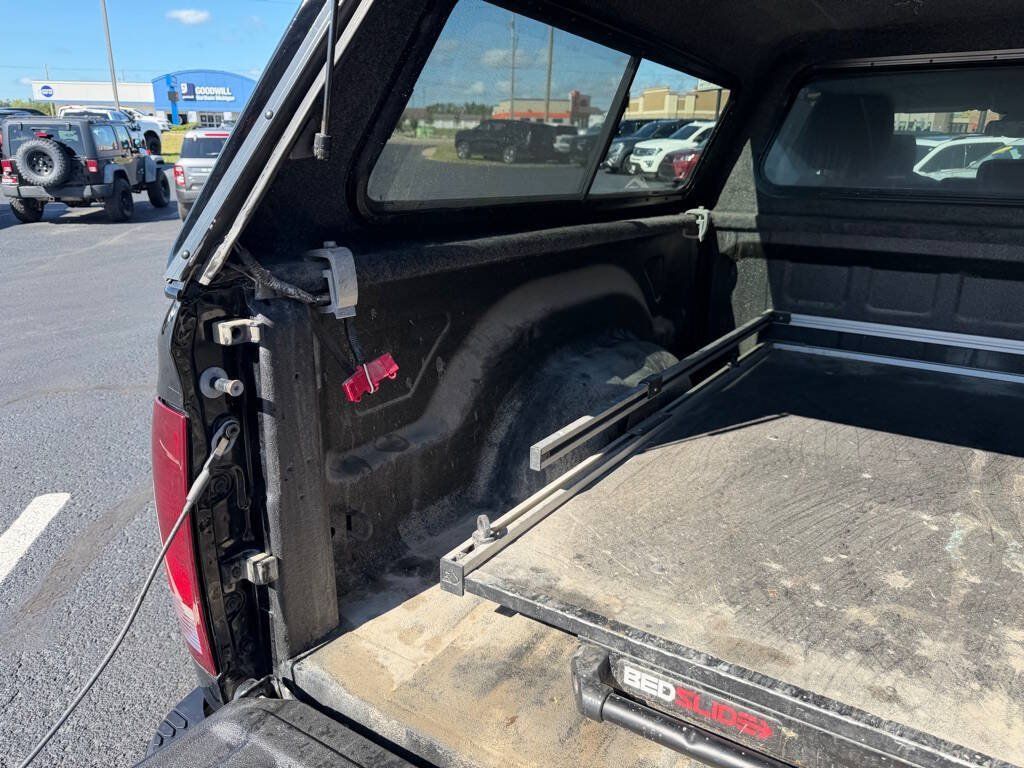 Used 2022 RAM 1500 Classic SLT w/ Electronics Convenience Group AWD/4WD image 42