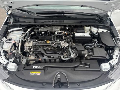 Used 2025 Toyota RAV4 XLE AWD/4WD image 43