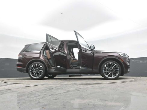 Used 2020 Lincoln Aviator Reserve w/ Equipment Group 202A AWD/4WD image 53