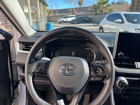 Used 2025 Toyota RAV4 XLE image 34