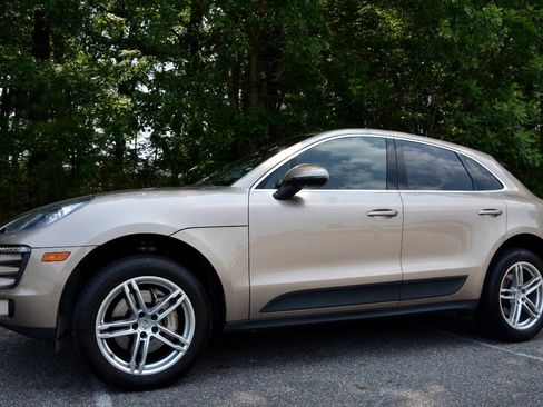 Used 2016 Porsche Macan S image 4