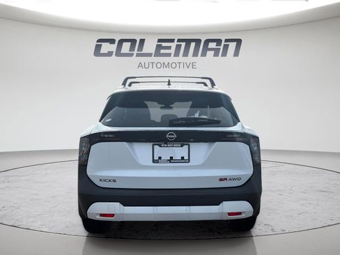 New 2026 Nissan Kicks SR w/ Cold Weather Package image 4