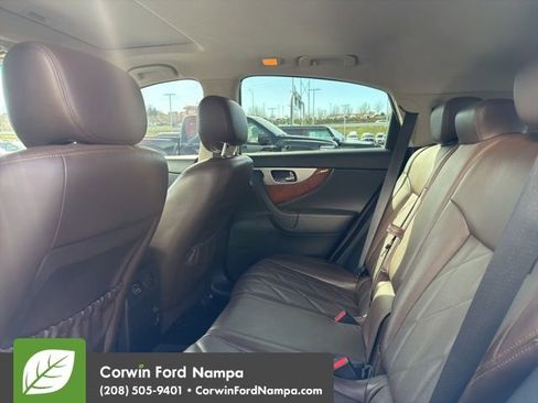 Used 2015 INFINITI QX70 AWD w/ Premium Package image 8