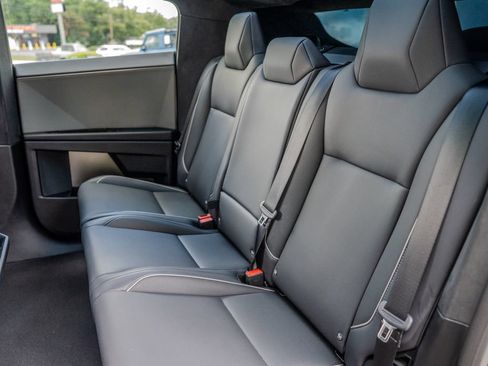 Used 2025 Tesla Cybertruck AWD Crew Cab image 18