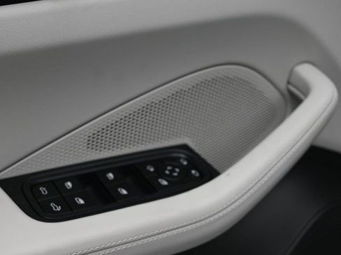 Certified 2025 Porsche Macan Electric RWD image 16