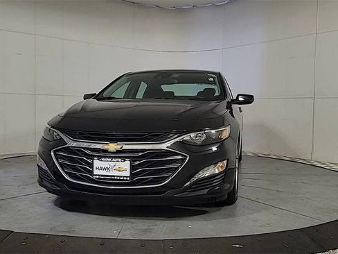 Used 2024 Chevrolet Malibu LT image 3