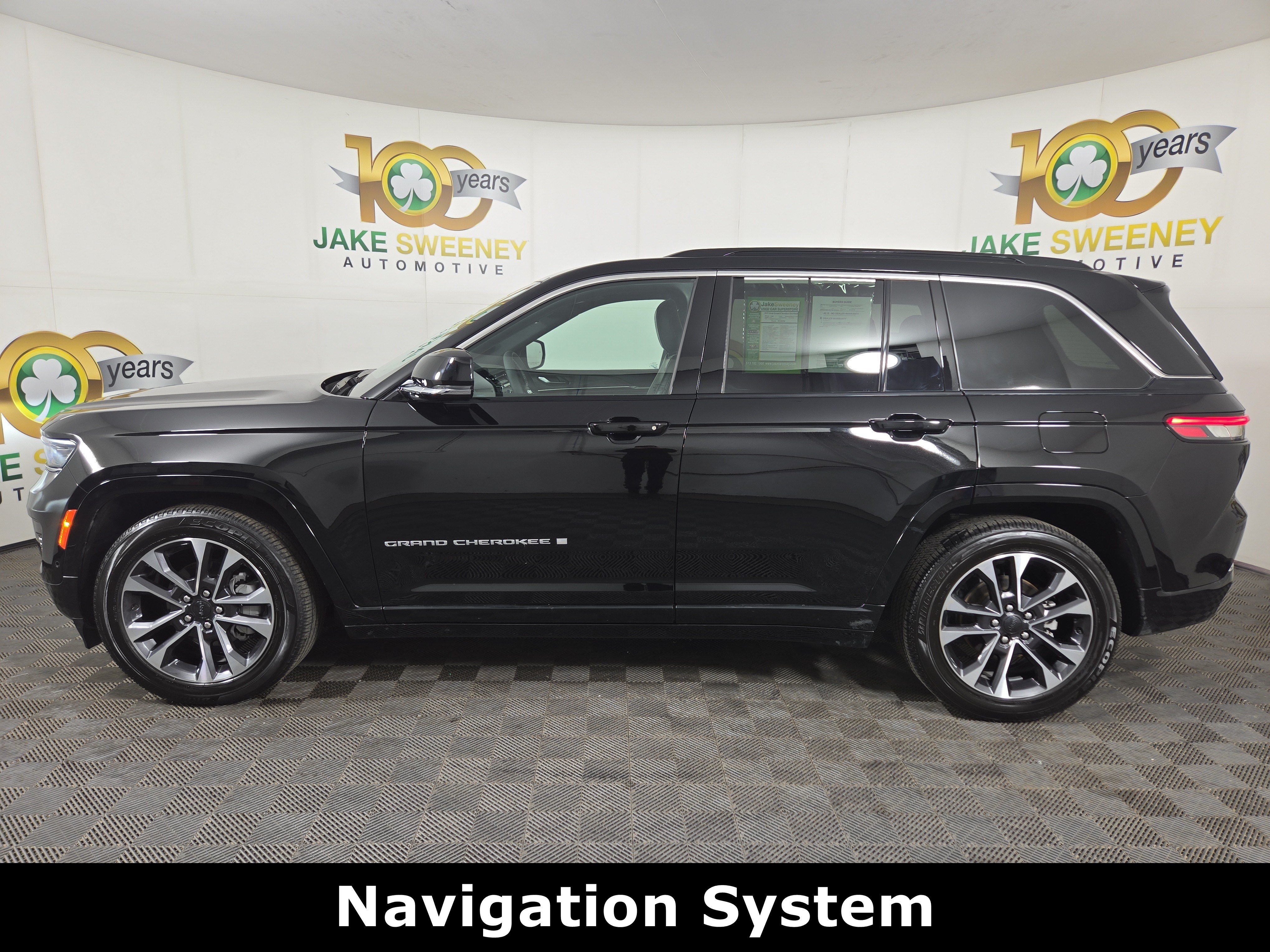 Certified 2025 Jeep Grand Cherokee Overland AWD/4WD image 6