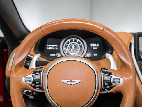 Used 2017 Aston Martin DB11 V12 image 11