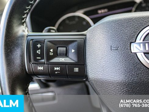 Used 2025 Nissan Rogue SV FWD image 24