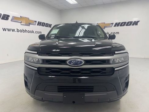 Used 2024 Ford Expedition Max XLT AWD/4WD image 2