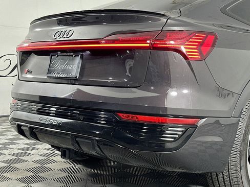 Used 2024 Audi Q8 e-tron Prestige w/ Prestige Package image 26
