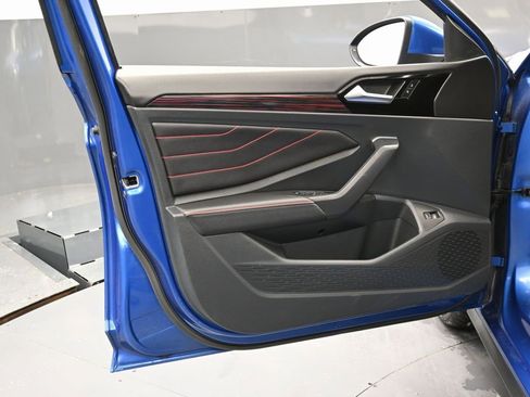 Used 2024 Volkswagen Jetta GLI Autobahn image 41