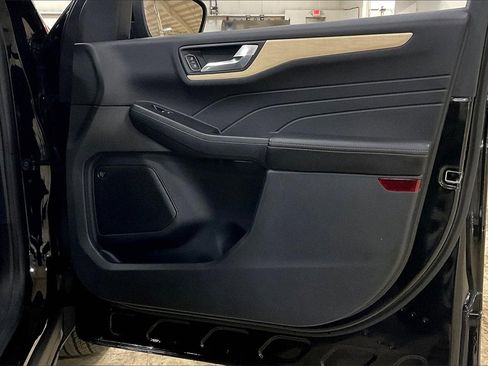 Used 2021 Ford Escape Titanium w/ Titanium Elite Package image 23